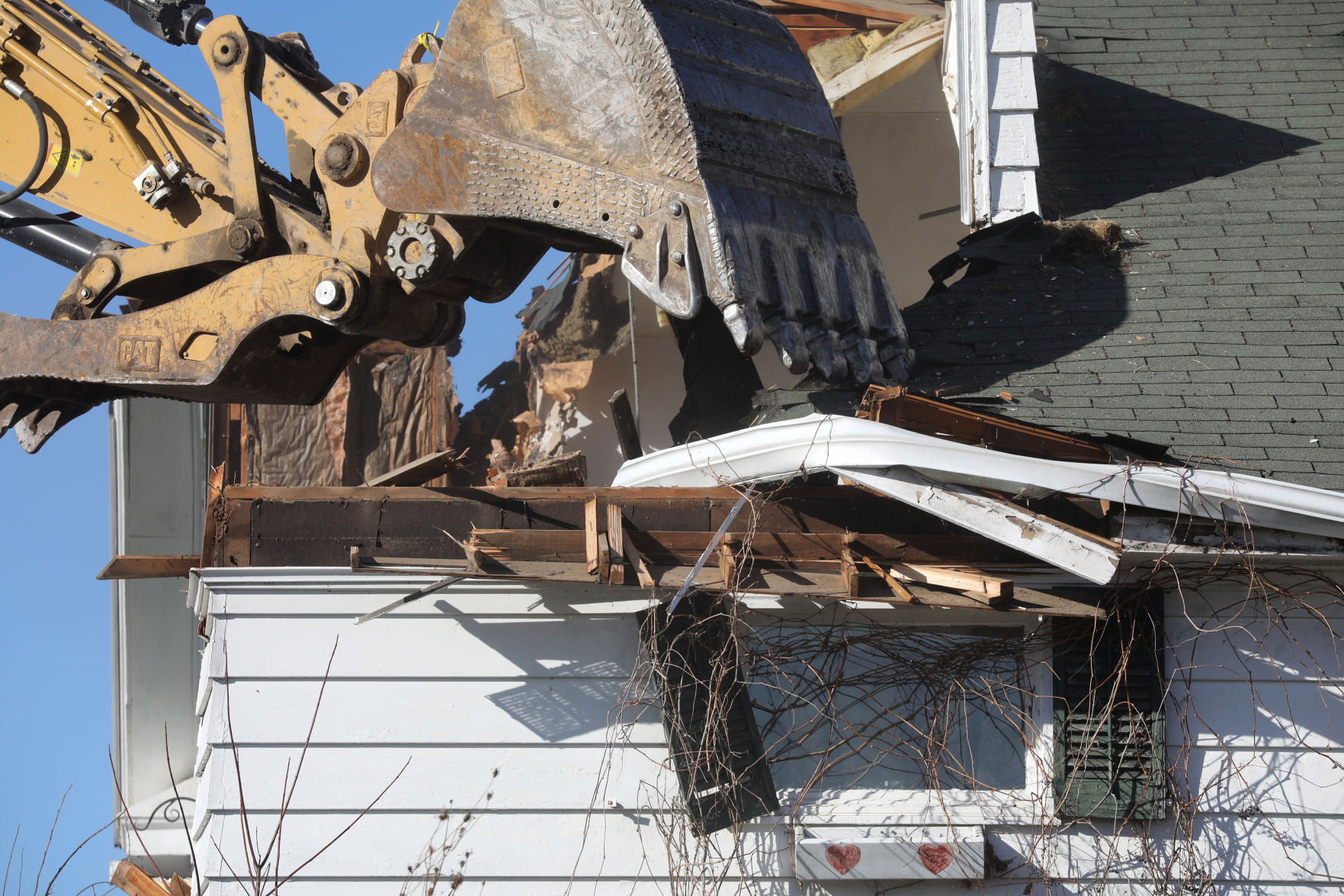 Thompson-Schneider farmstead demolition